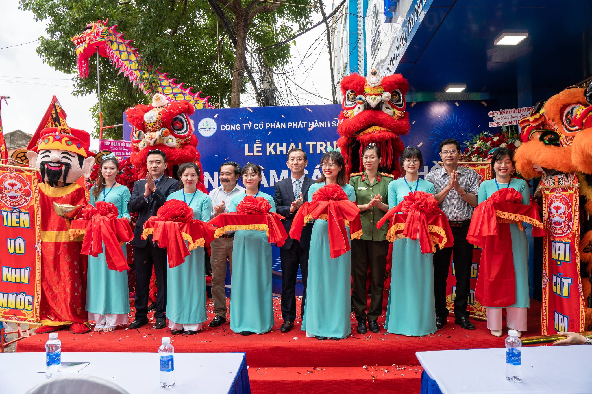 KHAI TRƯƠNG TRUNG TÂM SÁCH TUY HÒA