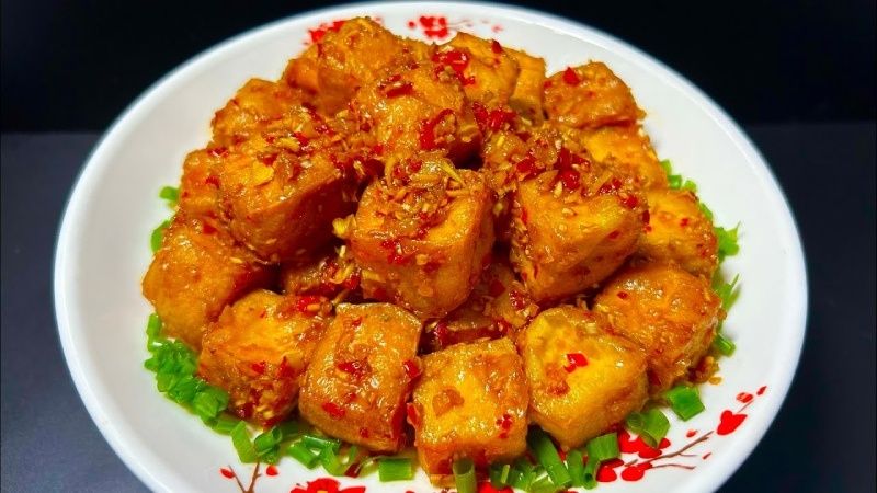 Cách làm đậu hũ xào sả nghệ vàng ươm hấp dẫn