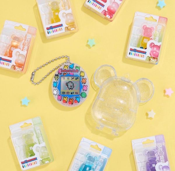 BE@RBRICK và Tamagotchi ra mắt màn hợp tác độc quyền kỷ niệm 30 năm