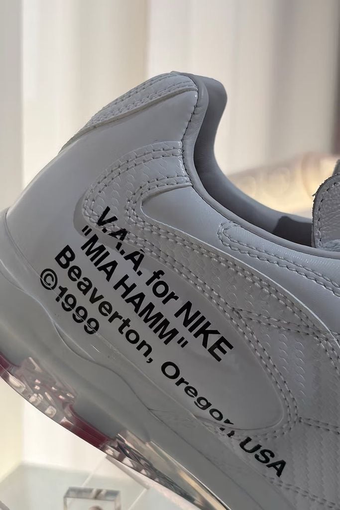 Độc quyền cận cảnh BST Nike X2 World Cup cùng Palace, Jacquemus và Virgil Abloh Archive