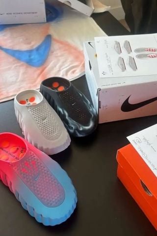 Drake ra mắt NOCTA x Nike Mind 001 Mule phiên bản tùy chỉnh tại kỳ nghỉ NOCTA Manor thường niên lần thứ hai