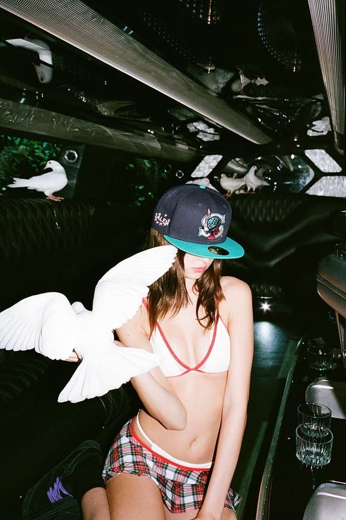 SALEM x Supreme Spring 2026:  Màn collab khiến streetwear quay lại thời kỳ nổi loạn
