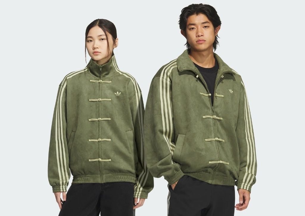 Những chiếc áo khoác Chinese New Year viral của adidas cuối cùng cũng chính thức cập bến Mỹ - cơ hội để bạn săn được một chiếc cho mình