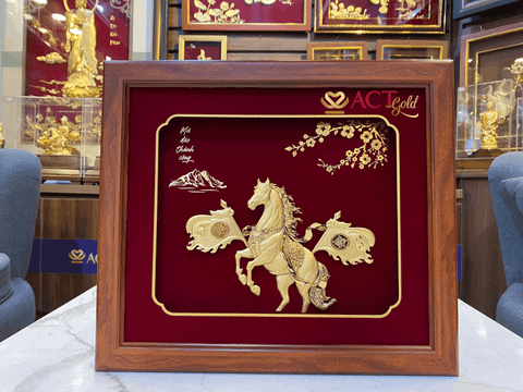 Tranh Mã Đáo Thành Công Dát Vàng – Quà Tết Bính Ngọ 2026 Mang Ý Nghĩa Thành Công