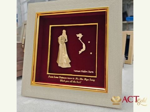 Cẩm năng chọn quà tặng người nước ngoài: Tinh tế, sang trọng và mang đậm dấu ấn văn hóa