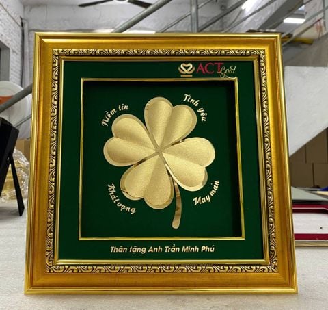 Tranh Cỏ 4 Lá Dát Vàng 24K – Quà Tặng Phong Thủy Sang Trọng