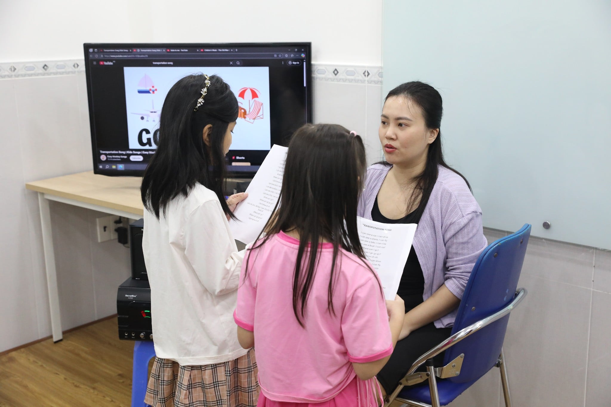 MỘT BUỔI HỌC CỦA LỚP HÁT DIỄN RA NHƯ THẾ NÀO?