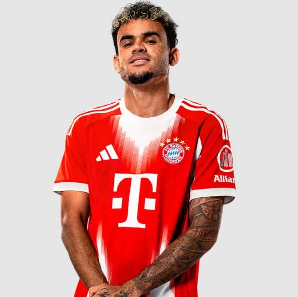 Cầu thủ Luis Díaz mang áo đấu số 14 Bayern Munich sân nhà