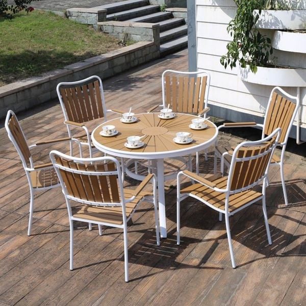 Bàn Ghế Ngoài Trời Nhôm Đúc và Polywood Vì Sao Ngày Càng Được Ưa Chuộng?