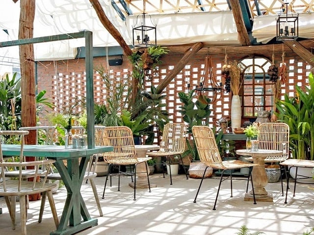 Top Bàn Ghế Cafe Ngoài Trời Phù Hợp Cho Từng Mô Hình Quán