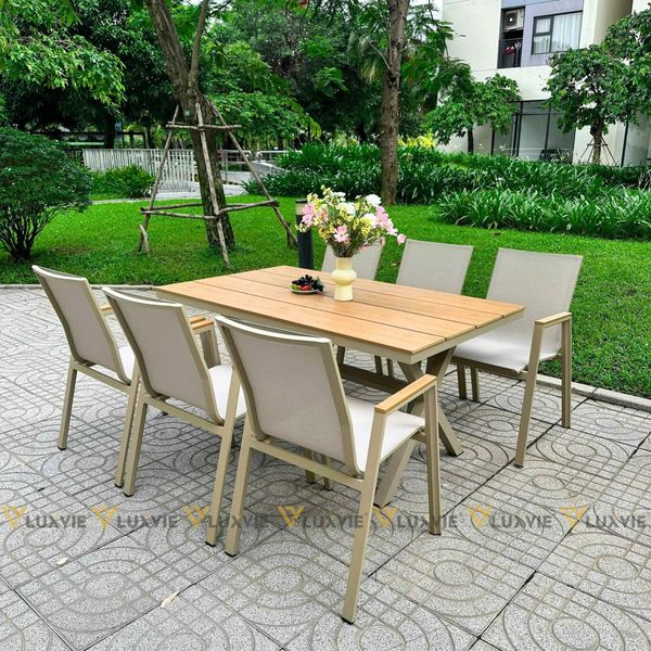 bàn ghế ngoài trời