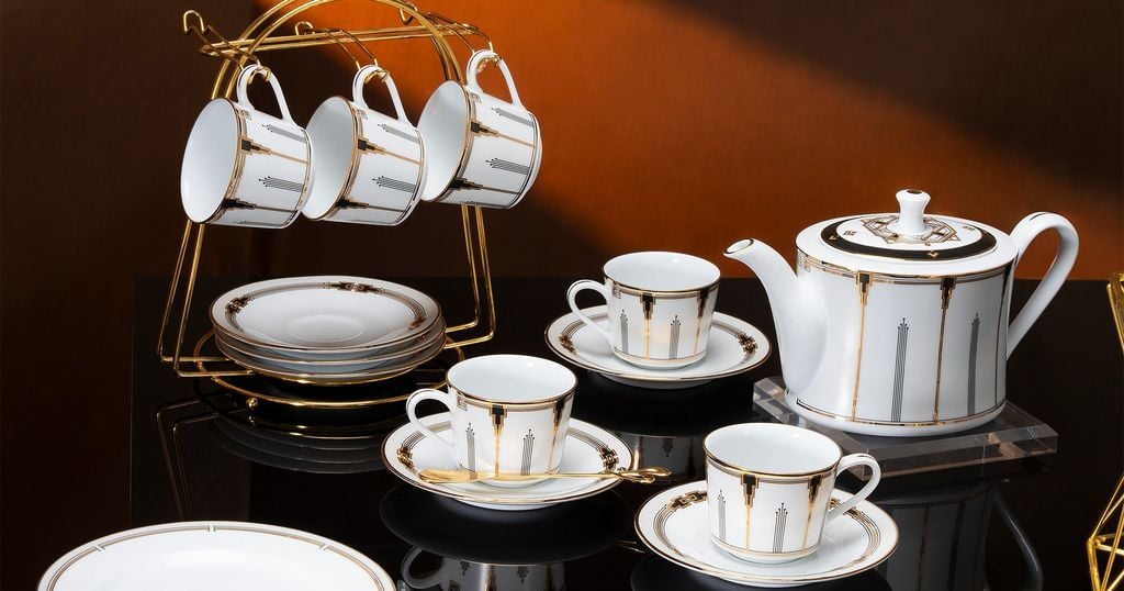7 bộ ấm chén trà Noritake mời khách đến chơi nhà.