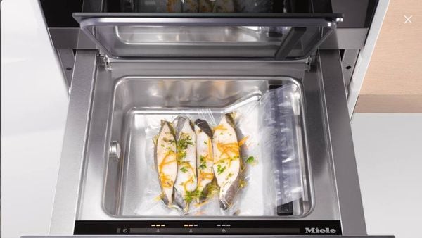 Máy hút chân không Miele EVS 7010