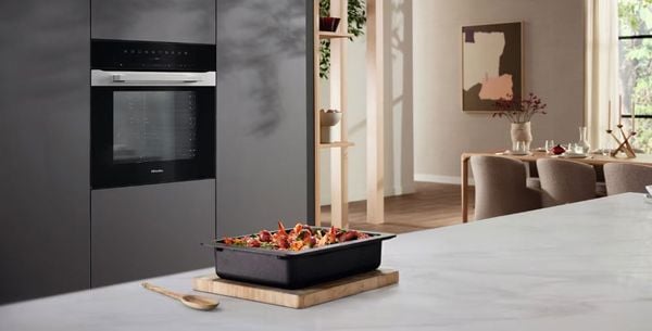 Thiết kế tối giản, hiện đại của lò nướng Miele H7260 BP cho không gian thêm sang trọng