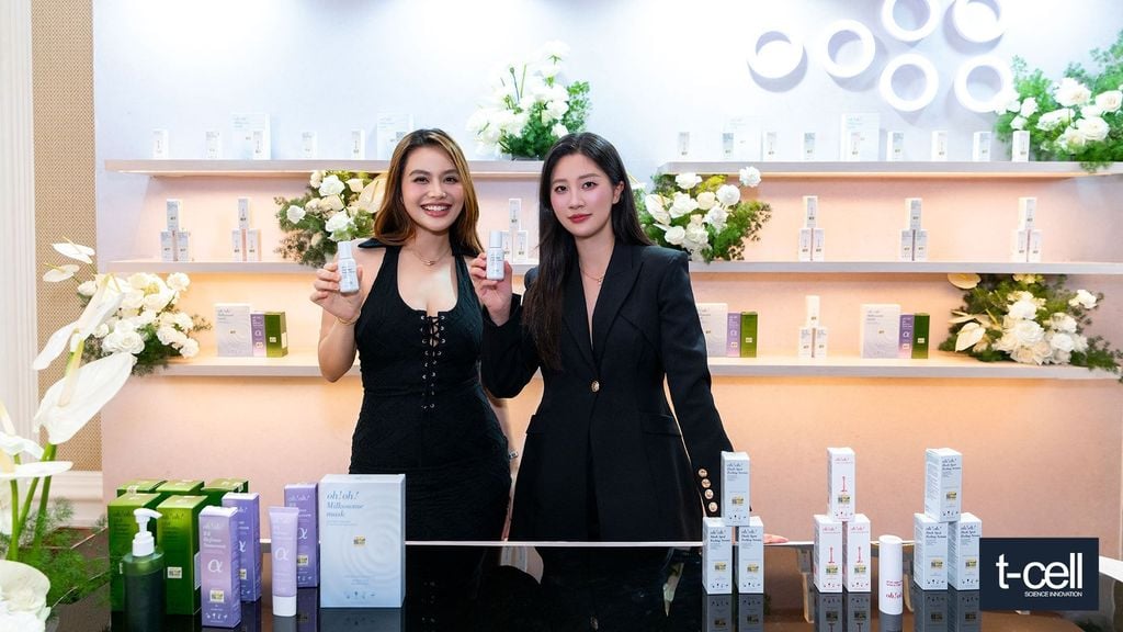 DẤU ẤN QUY TỤ CỦA CÁC BÁC SĨ CHUYÊN MÔN, QUÝ KHÁCH HÀNG VÀ CÁC INFLUENCER TẠI SỰ KIỆN “FOREVER YOUNG”