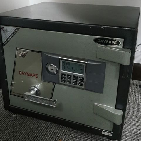 Két sắt Daysafe: Đánh giá chất lượng & Bảng giá mới nhất