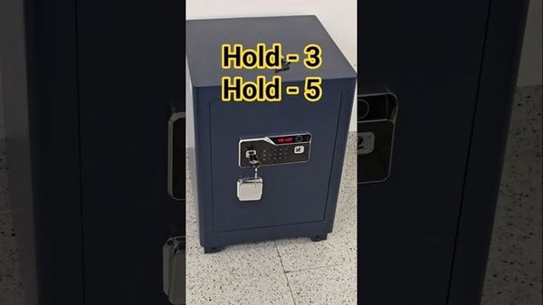 Màn hình két sắt hiện chữ HOLD: Nguyên nhân và cách xử lý