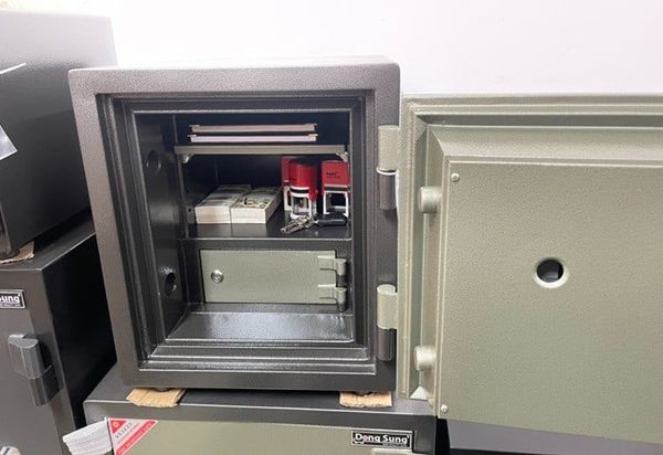 Mua két sắt tại quận 4: Cẩm nang và địa chỉ uy tín