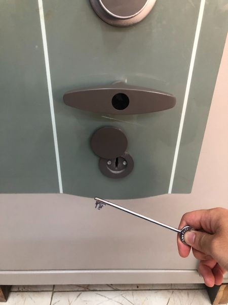 Việc mua két sắt tại các đại lý chính hãng như Két Sắt Bình An giúp lựa chọn mua đúng sản phẩm thật