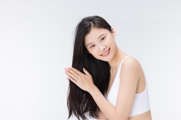 Gội đầu tóc có nhanh dài không? Sự thật về tần suất gội đầu