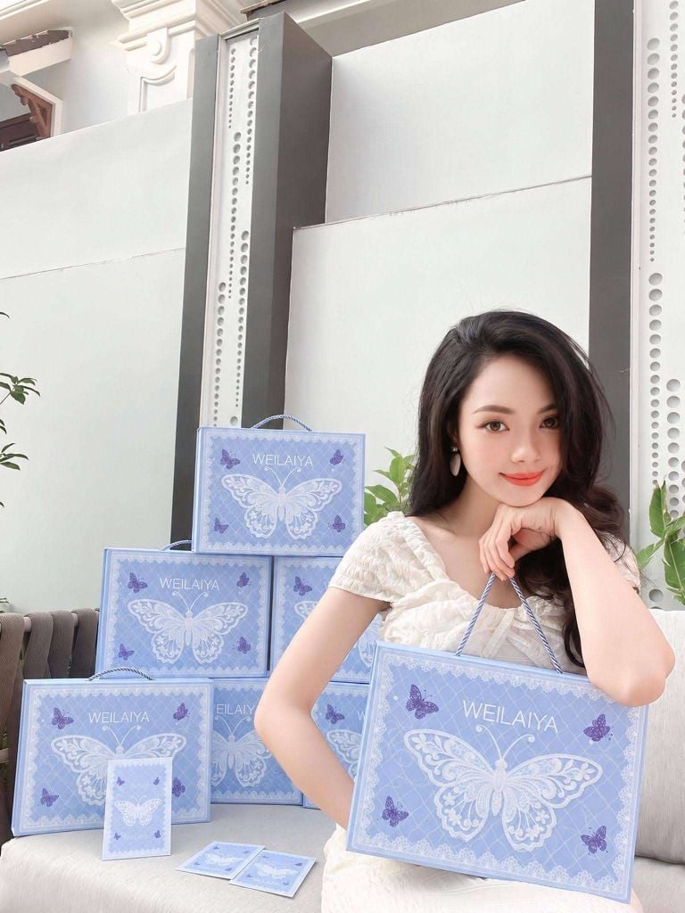 Hộp quà đẹp sẽ giúp món quà ghi điểm rất lớn