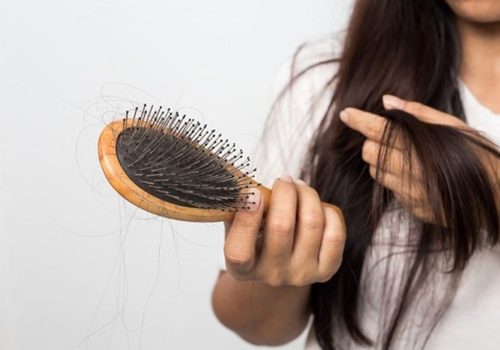Tóc gãy rụng cần làm gì để cải thiện?