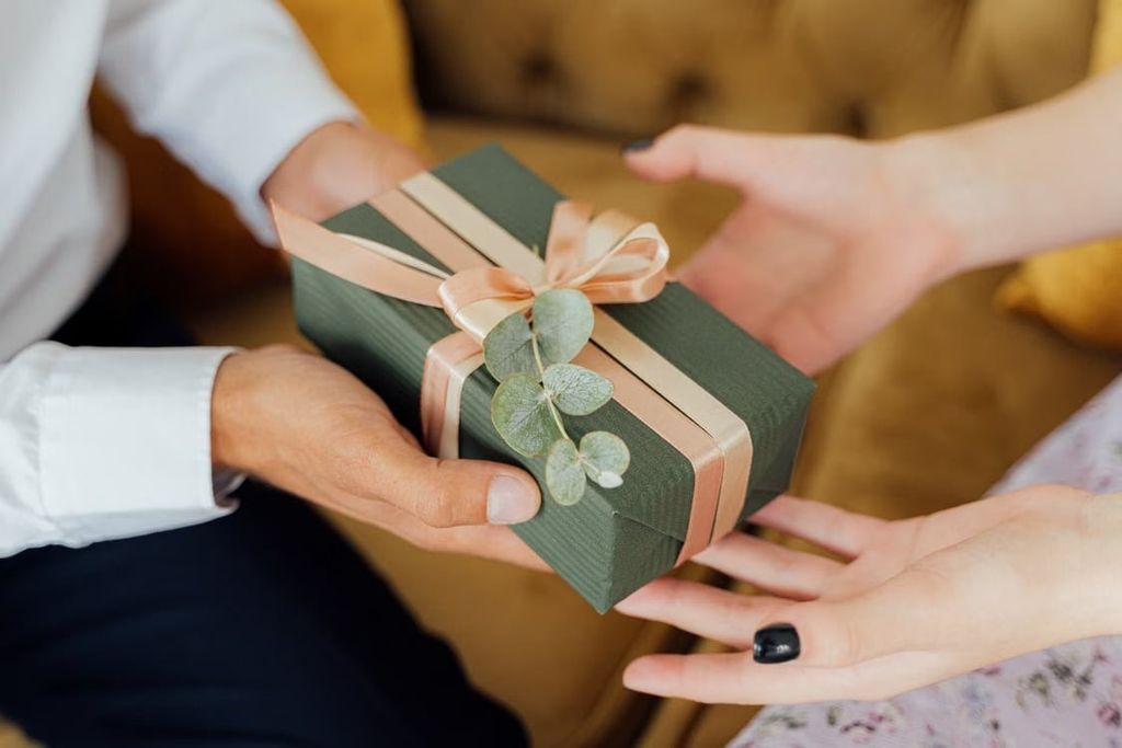 Tặng quà 20/10 cho bạn gái thế nào cho phù hợp?
