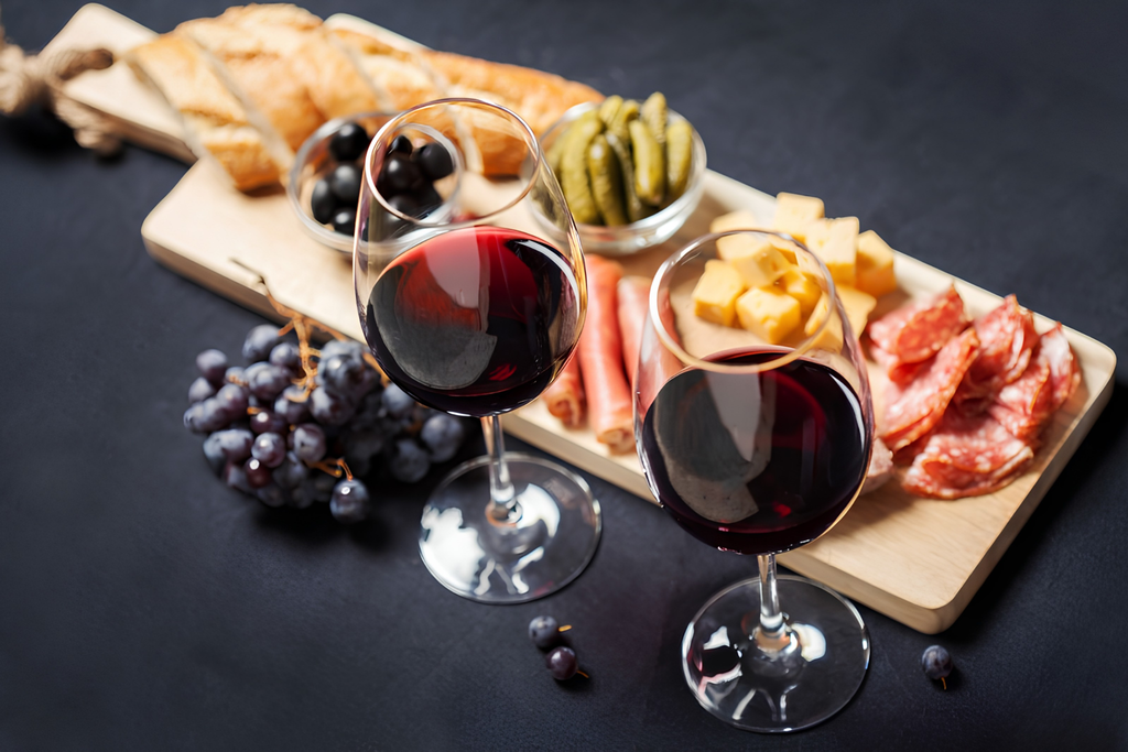 Charcuterie đi cùng rượu ngọt hay rượu khô ngon hơn?