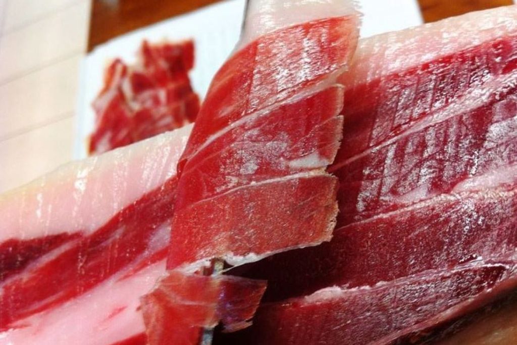 Quy trình làm Jamón gồm bao nhiêu bước?