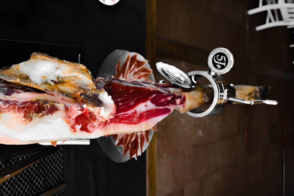Ibérico 100% là gì? Có phải luôn là Jamón Bellota?