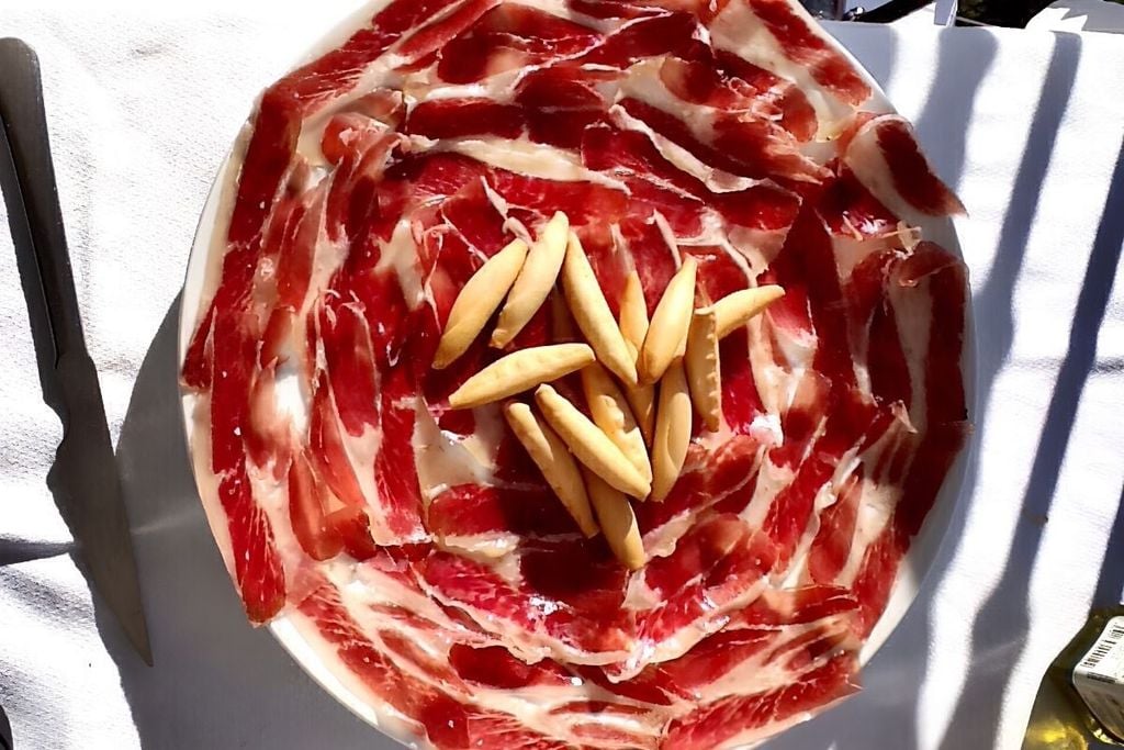 Vì sao Jamón Iberico được gọi là “Vàng đen của Tây Ban Nha”?