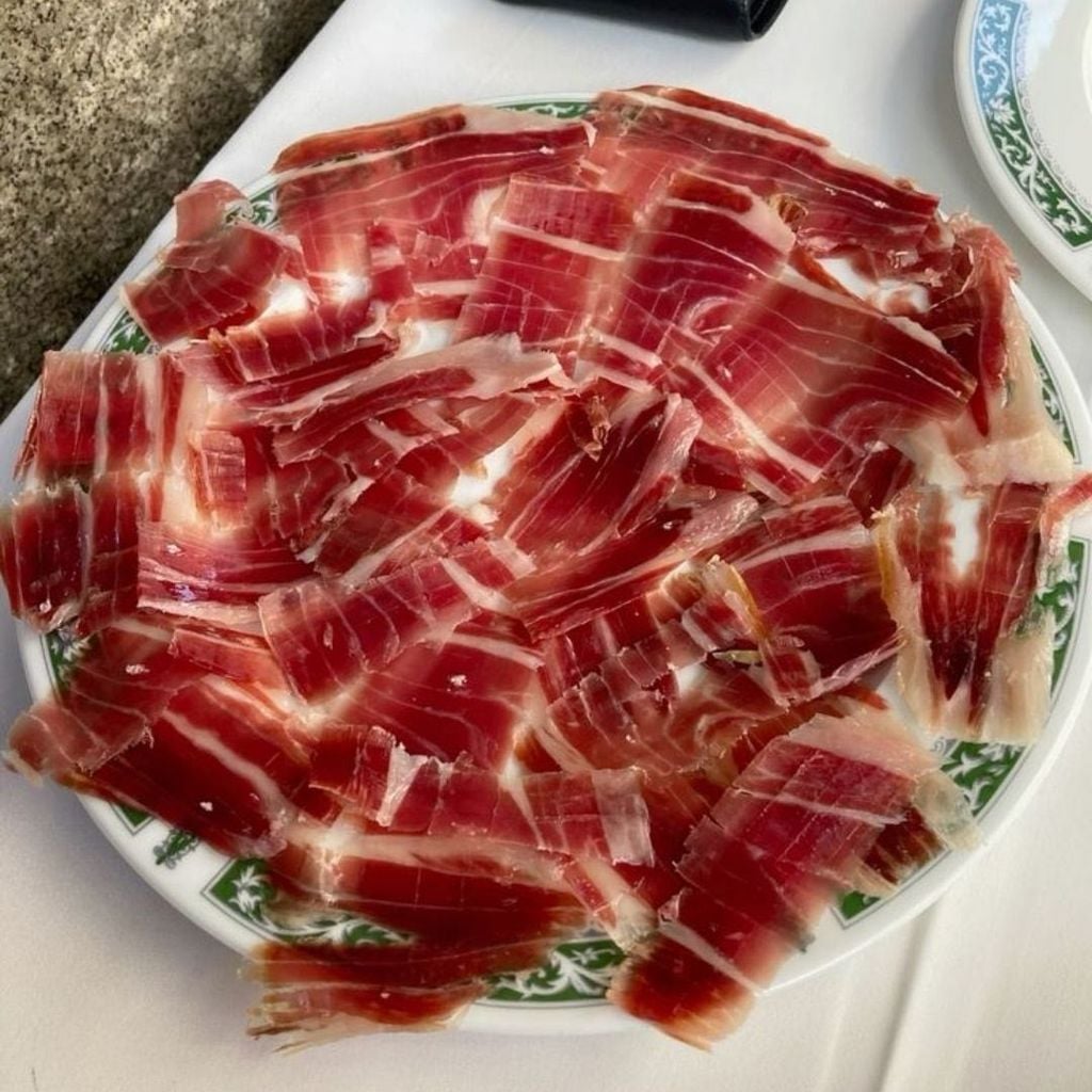 Vì sao Jamón có mùi hạt dẻ?