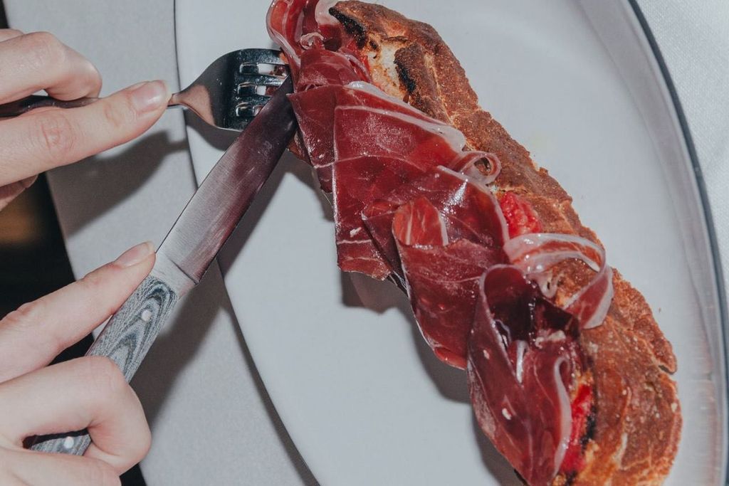 Vì sao Jamón là biểu tượng của ẩm thực Địa Trung Hải?