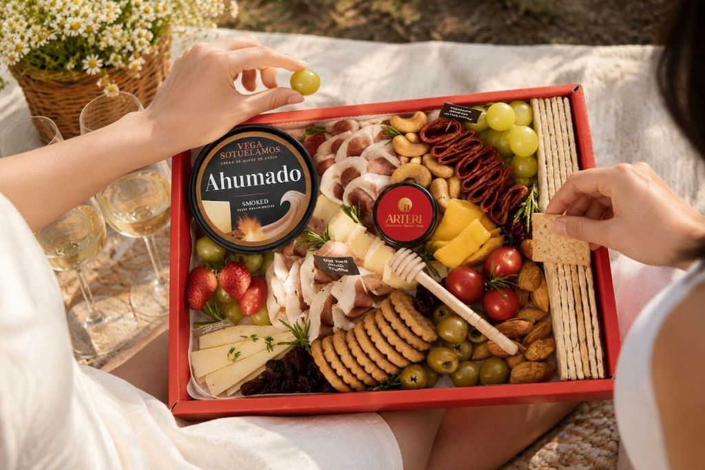 Charcuterie board cho tiếp khách tinh tế và chỉn chu