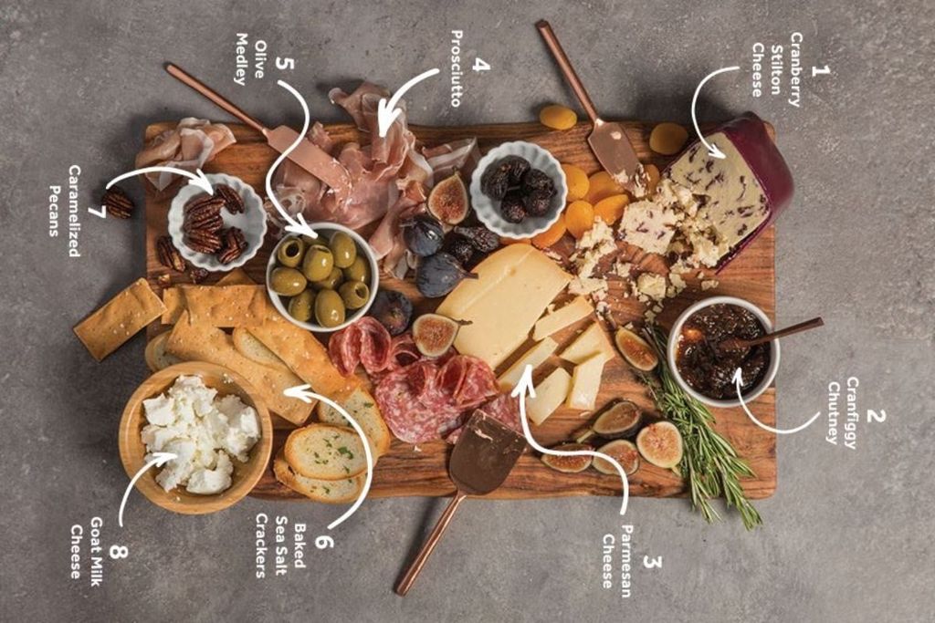 Charcuterie board cho những buổi tụ họp bạn bè