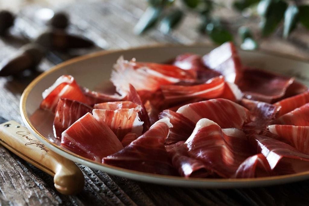 Cách nhìn màu thịt Jamón để nhận biết chất lượng