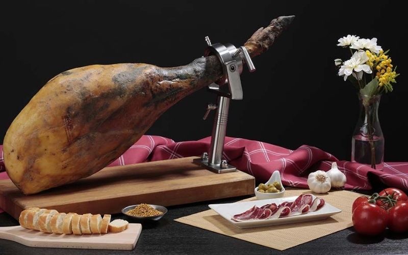 Mua Đùi Heo Muối Iberico Ở Đâu Uy Tín và Chất Lượng?