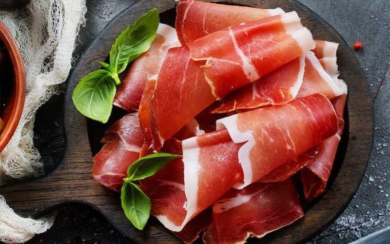 Có Nên Loại Bỏ Chất Béo Của Đùi Heo Muối Iberico Không?