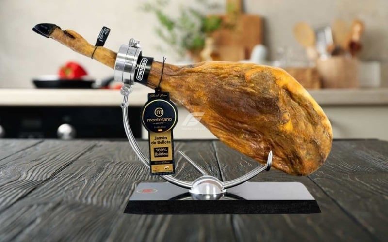 Đập Hộp Đùi Heo Muối Iberico Đắt Nhất Việt Nam: Bên Trong Có Gì?