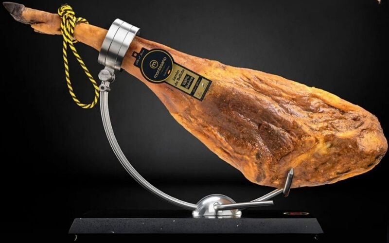 Iberico Kim Cương Đen: Biểu Tượng Trên Bàn Tiệc Thượng Lưu