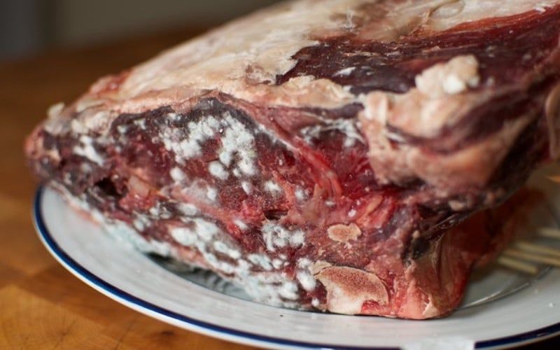 Đùi Heo Muối Bị Mốc Trắng Có Ăn Được Không?