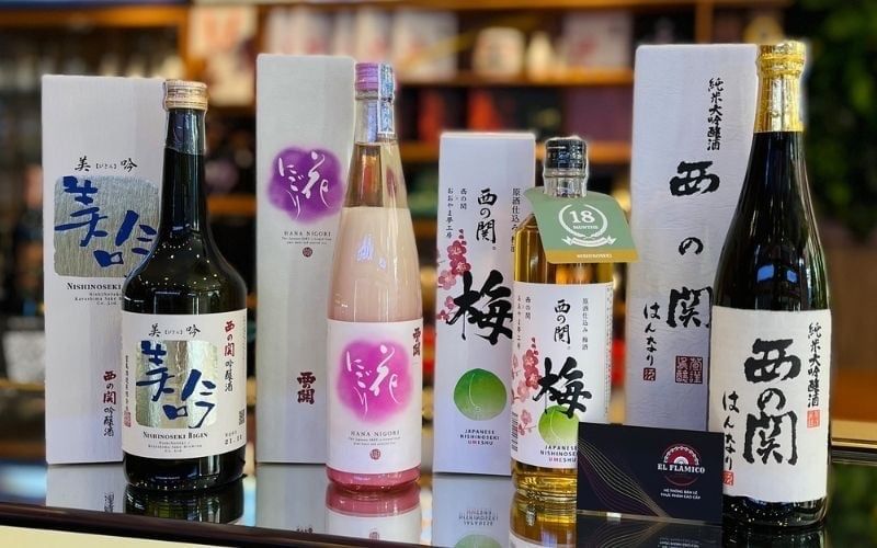 Rượu Sake Nào Thích Hợp Để Biếu Quà Tết Cho Người Lớn Tuổi?