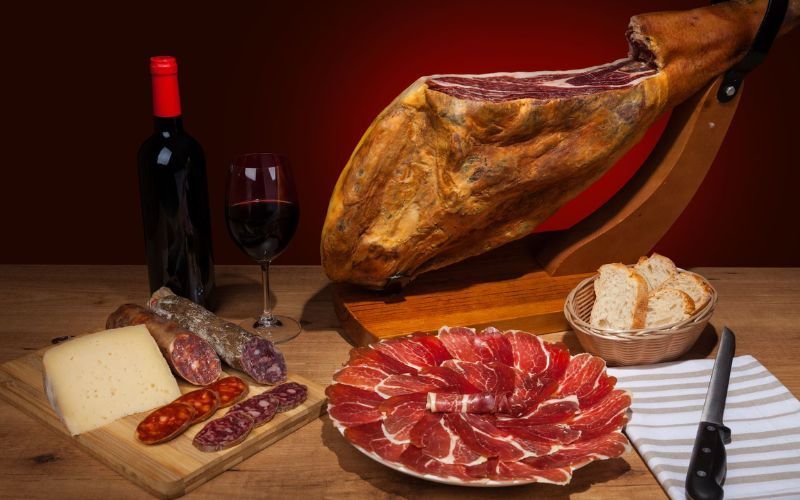 Top 5 hộp Quà Tết Đùi Heo Muối đẳng cấp nhất 2026 cho Sếp