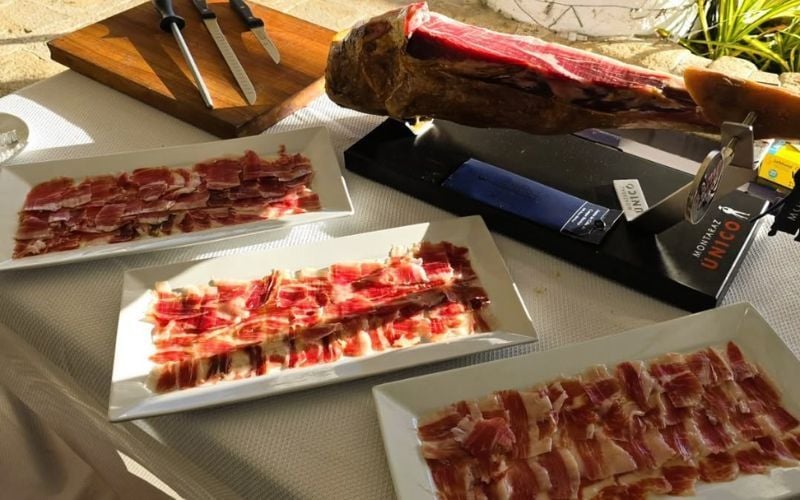 Đùi heo muối Iberico sẽ làm cho sự kiện của bạn trở nên khó quên