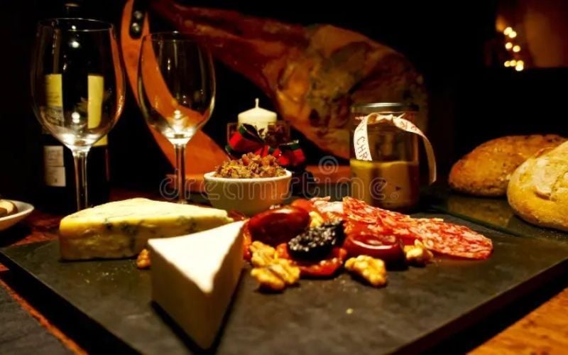 Top 5 set Quà Giáng Sinh Đùi Heo Muối sang trọng nhất năm 2026