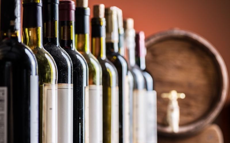 5+ Lý Do Bạn Nên Chọn Rượu Vang Thay Bia Làm Quà Tết