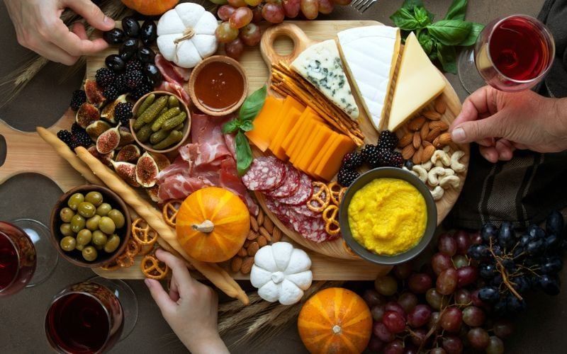 Bí quyết phối charcuterie cân đối và đẹp mắt