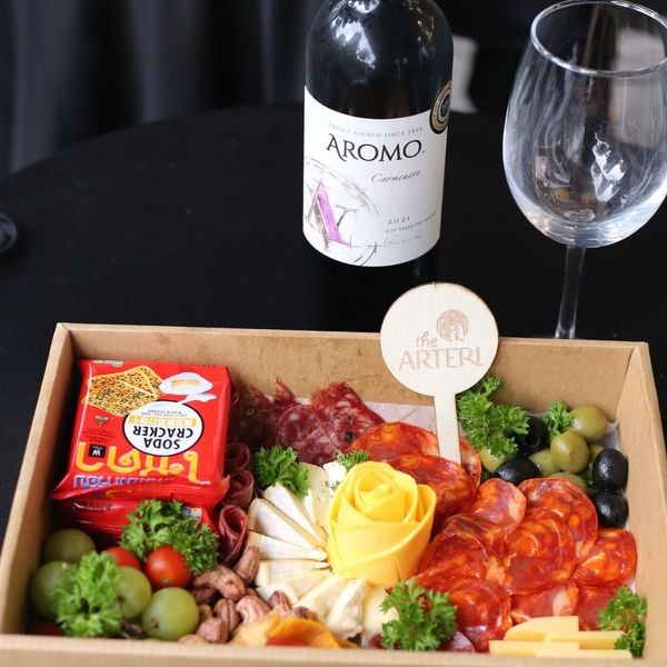 thuong-thuc-charcuterie-cung-ruou-vang