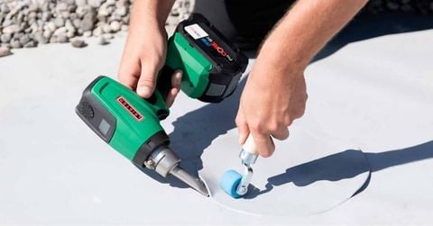 Sửa Chữa Mái Không Dây: Giải Pháp Hàn Màng Chống Thấm Mái Bằng Nhanh – Linh Hoạt – Hiệu Quả