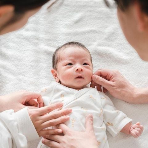 Dấu Hiệu Nào Cho Thấy Bé Không Hợp Sữa? | GIASIDAY